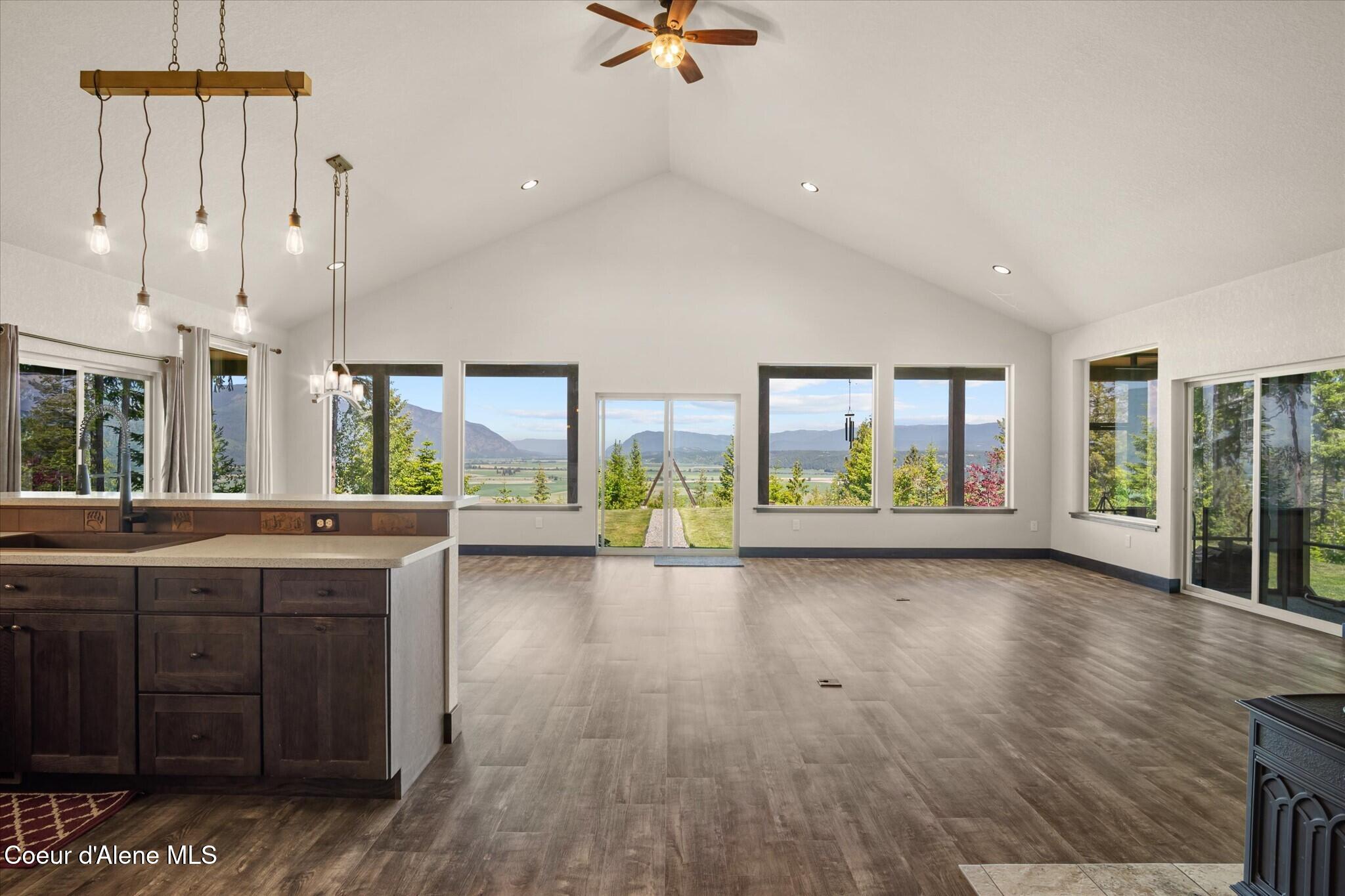 153 Ocean Front Place Naples, ID 83847 - Photo 4 of 67 049-JAL00407