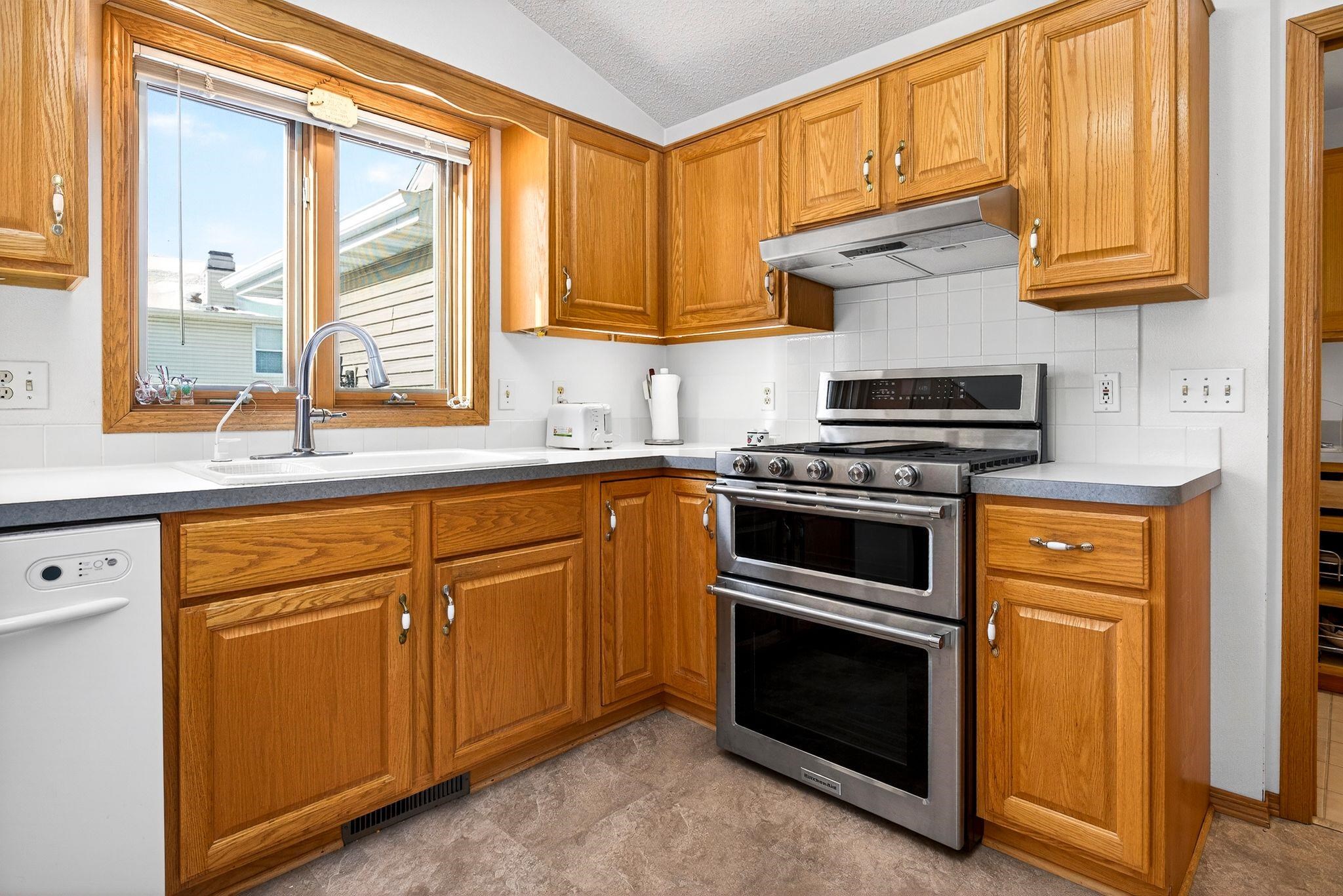 W2967 Farmstead Drive Appleton, WI 54915 - Photo 13 of 47