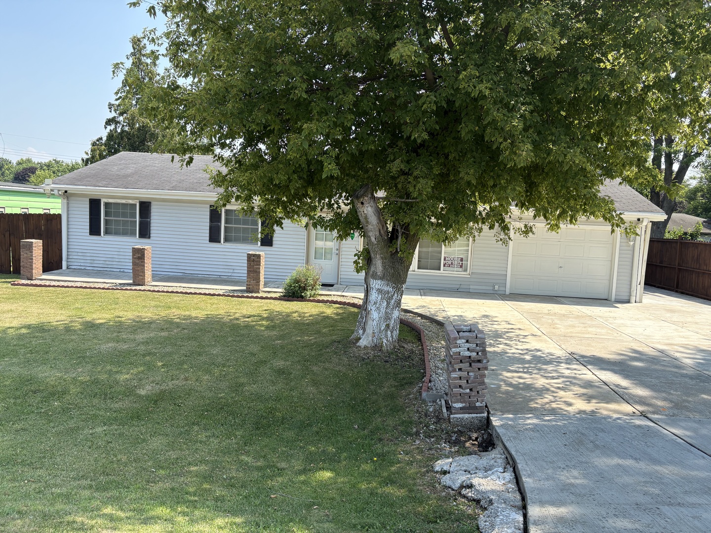 11071 East Fisher Road Rochelle, IL 61068 - Photo 2 of 27