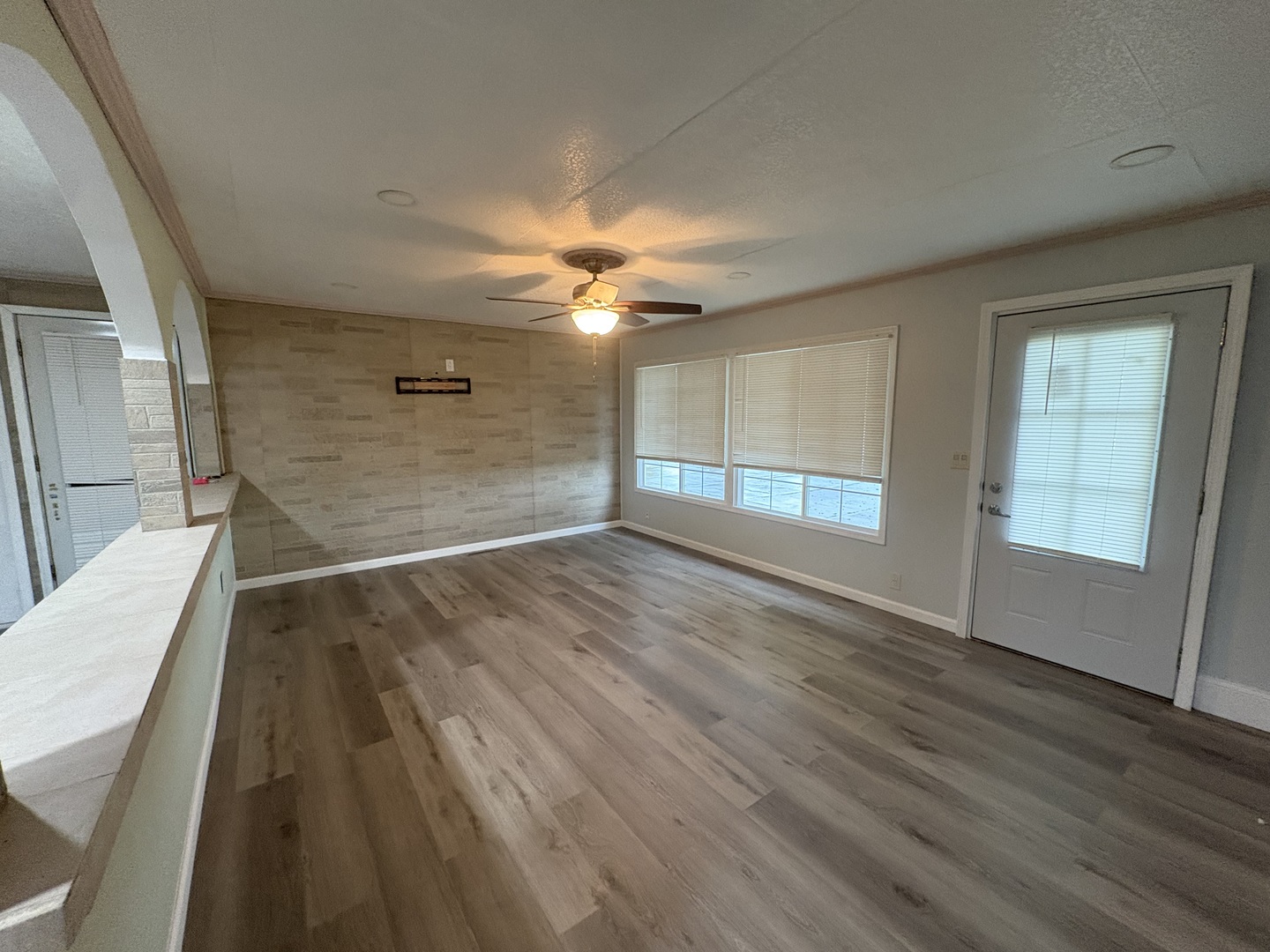 11071 East Fisher Road Rochelle, IL 61068 - Photo 4 of 27