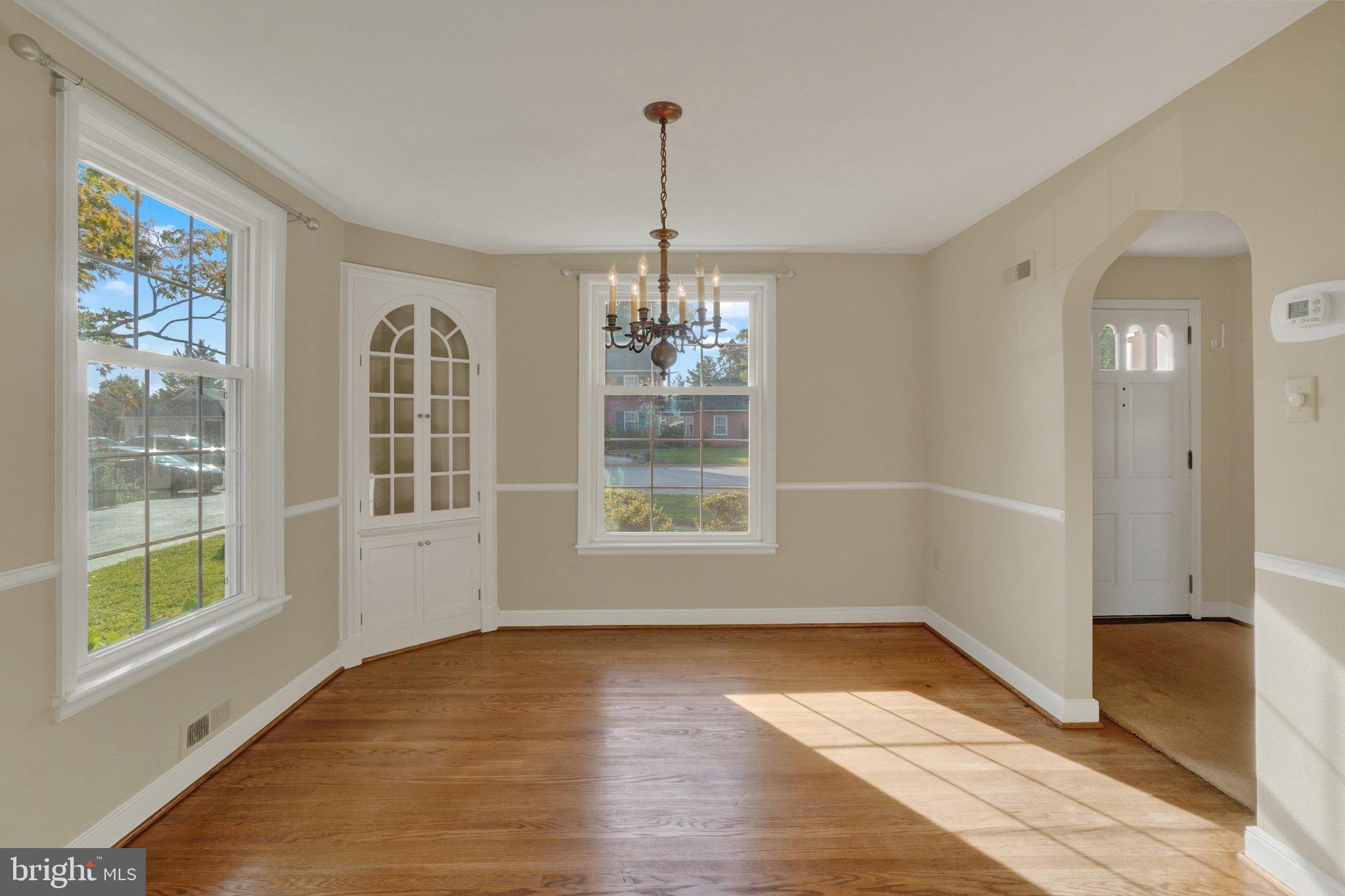 303 Edgehill Road York, PA 17403 - Photo 10 of 28 Gallery Image 10