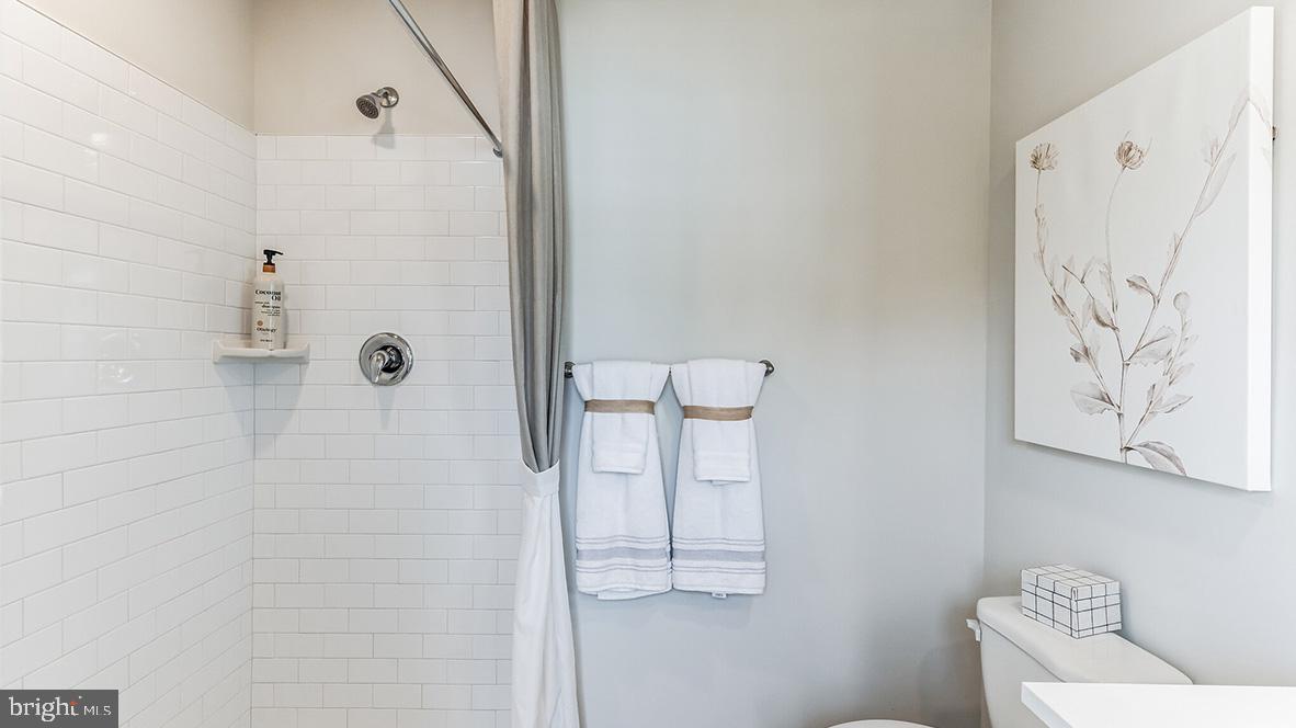 14 Baybreeze Drive Waretown, NJ 08758 - Photo 23 of 27 a bathroom with a shower