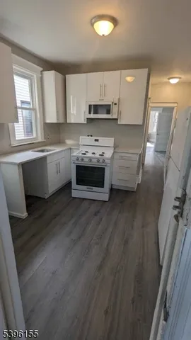 $2,600 | 604 South 20th Street, Unit 2, Newark, NJ 07103