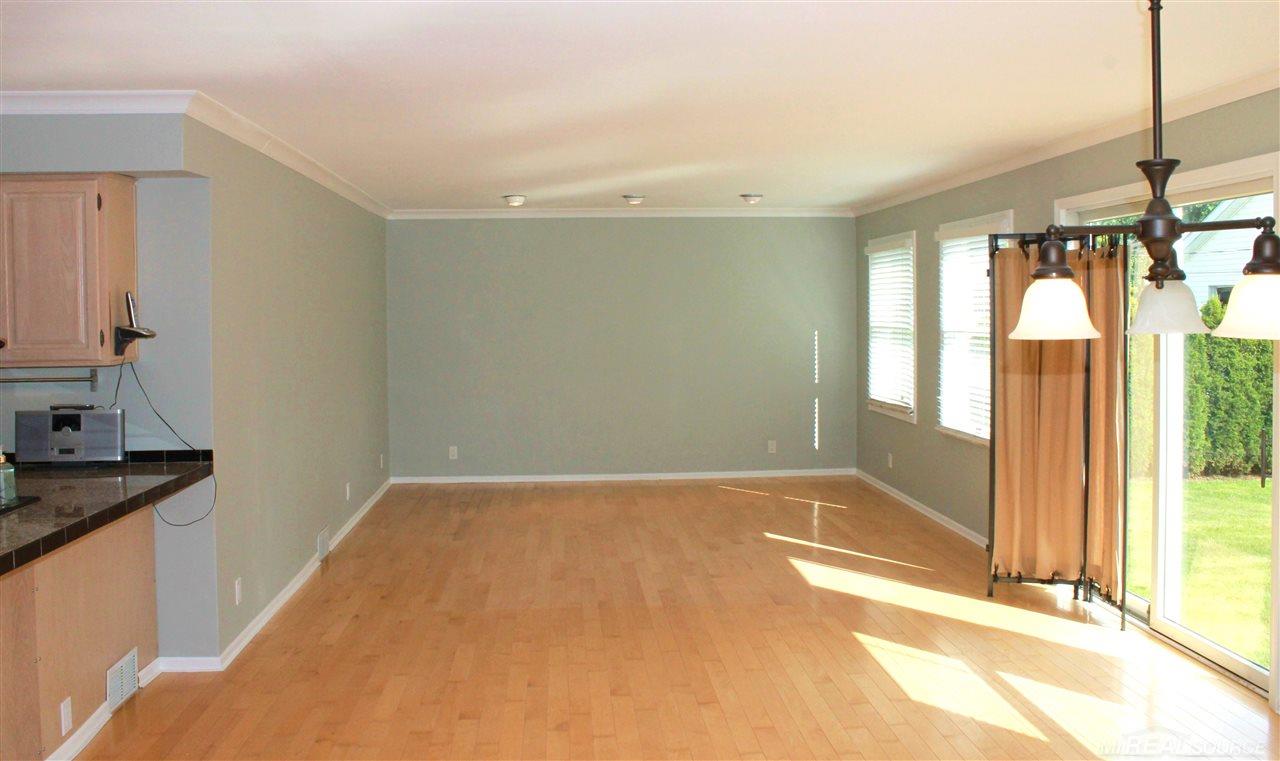 1071 Hampton Road Grosse Pointe Woods, MI 48236 - Photo 8 of 30