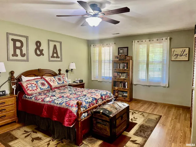 $284,000 | 1166 Community Beach Road, Centralia, IL 62801