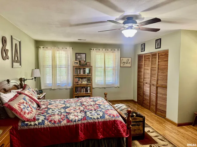 $284,000 | 1166 Community Beach Road, Centralia, IL 62801