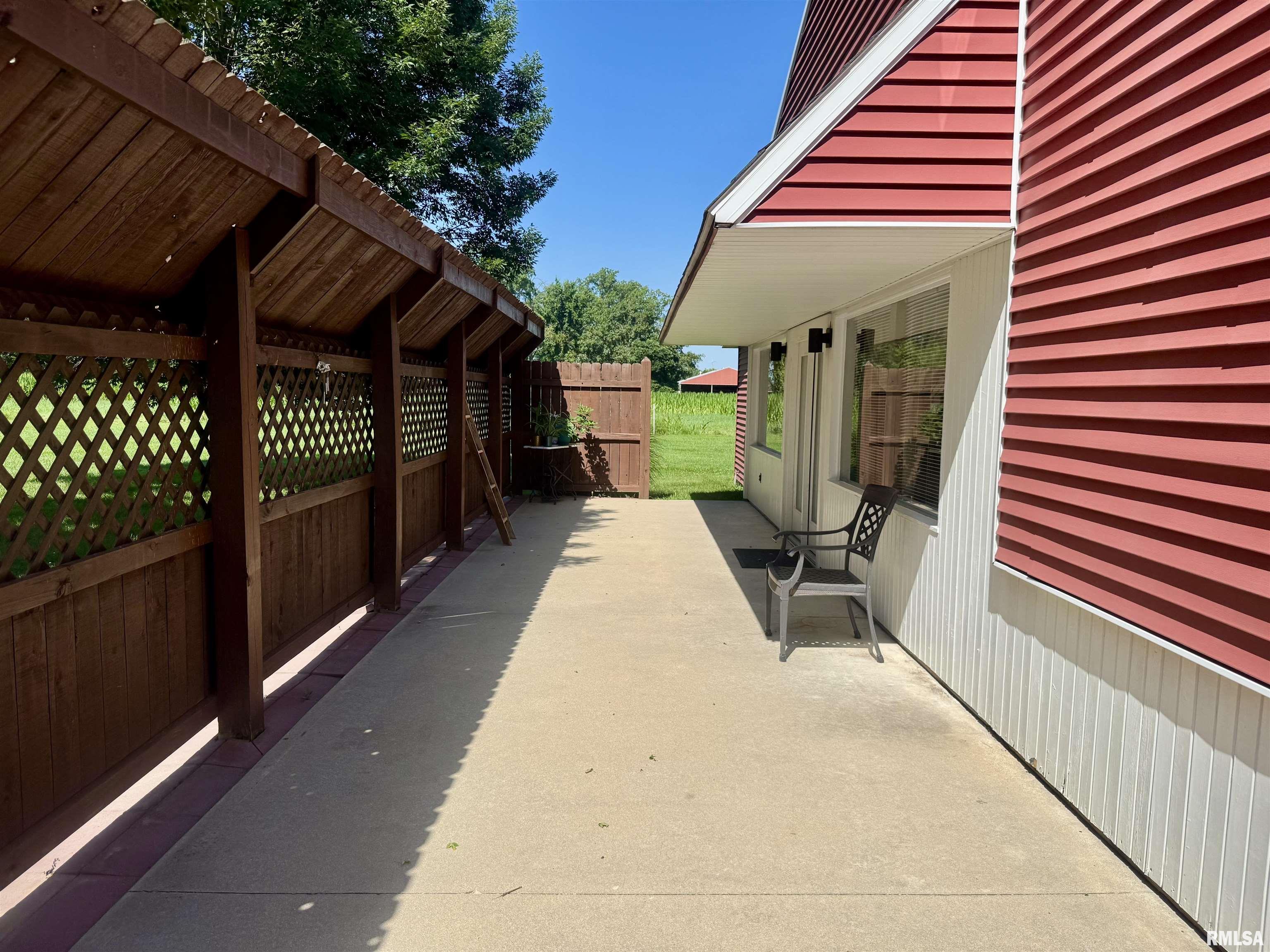 1166 Community Beach Road Centralia, IL 62801 - Photo 17 of 24