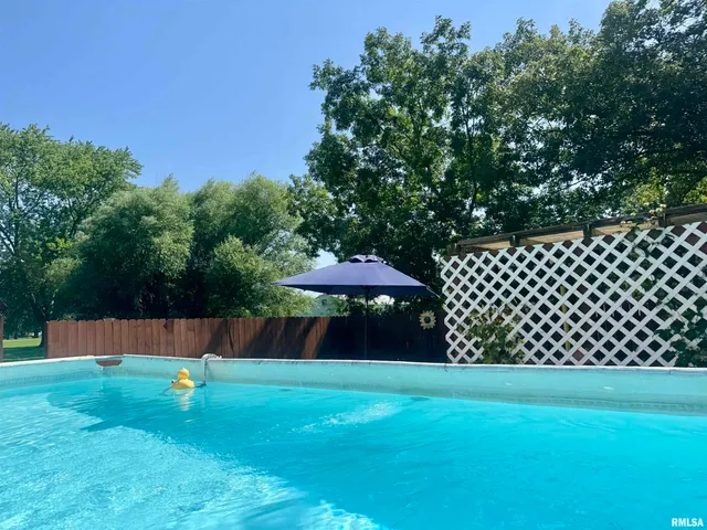 $284,000 | 1166 Community Beach Road, Centralia, IL 62801