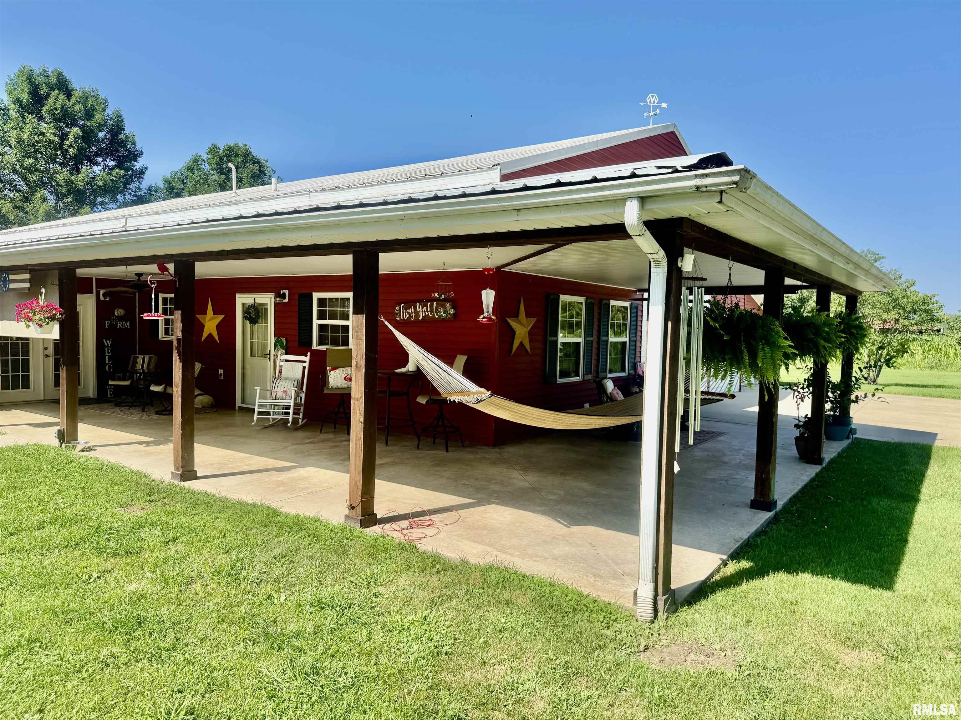 1166 Community Beach Road Centralia, IL 62801 - Photo 2 of 24