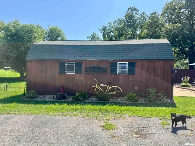 $284,000 | 1166 Community Beach Road, Centralia, IL 62801