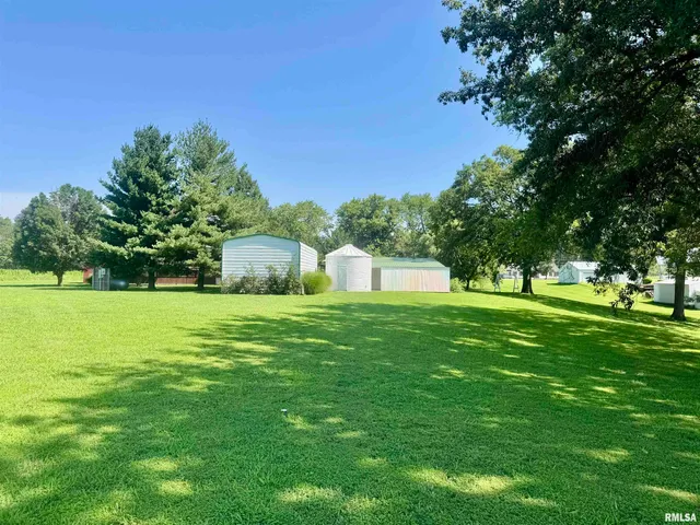 $284,000 | 1166 Community Beach Road, Centralia, IL 62801