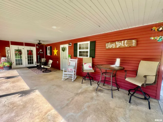 $284,000 | 1166 Community Beach Road, Centralia, IL 62801