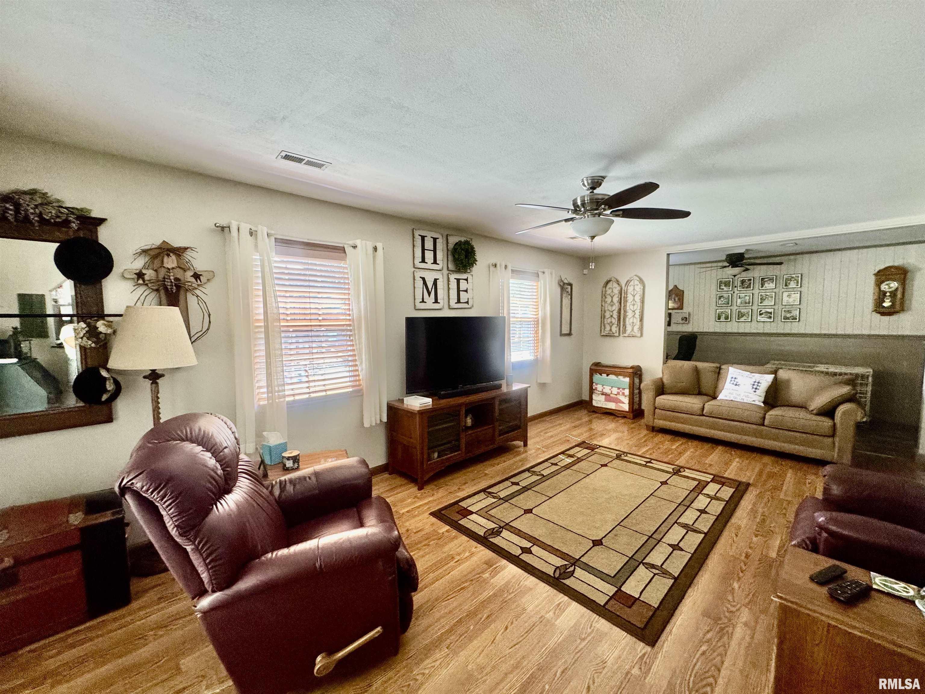1166 Community Beach Road Centralia, IL 62801 - Photo 7 of 24