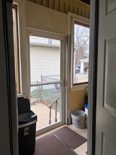 438 Spring Street Aurora, IL 60505 - Photo 13 of 29 Gallery Image 13