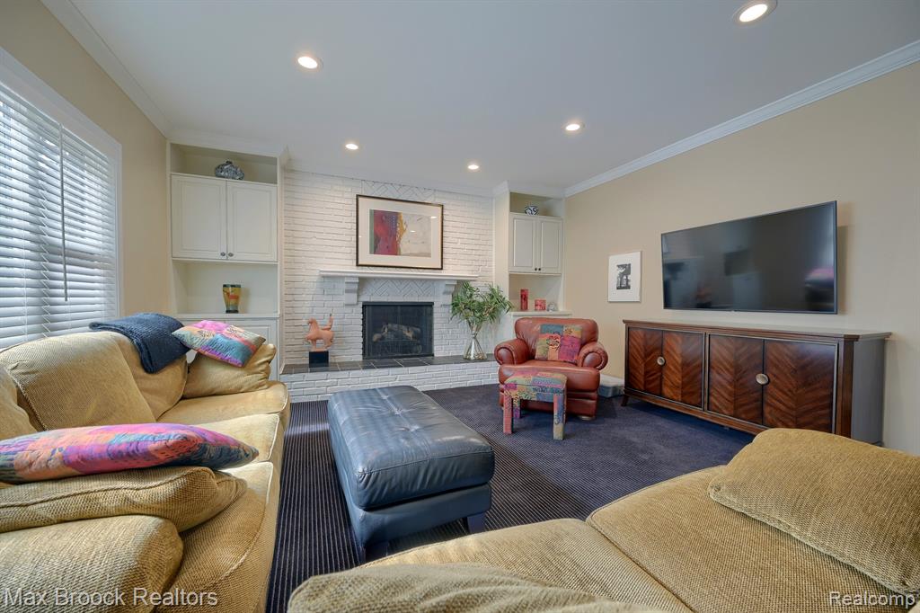 35181 Spring Hill Road Farmington Hills, MI 48331 - Photo 16 of 36