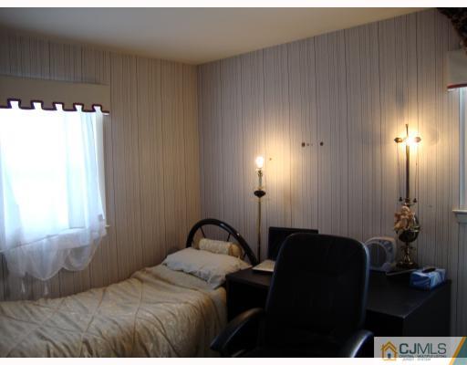 13 Brian Road Edison, NJ 08817 - Photo 7 of 10 Gallery Image 7