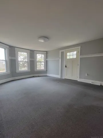 a view of empty room with window