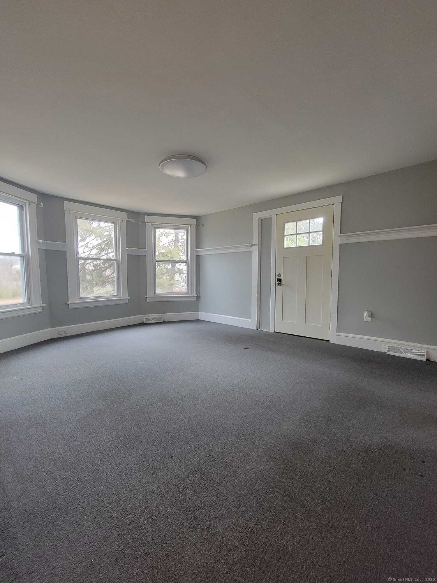 a view of empty room with window