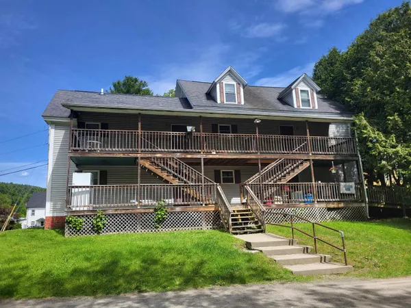$399,999 | 129 Elm Street, St. Johnsbury, VT 05819