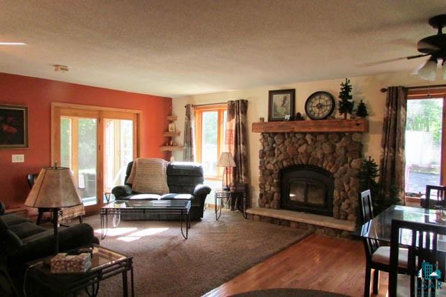 5246 Morris Thomas Road Hermantown, MN 55810 - Photo 5 of 24 Living room