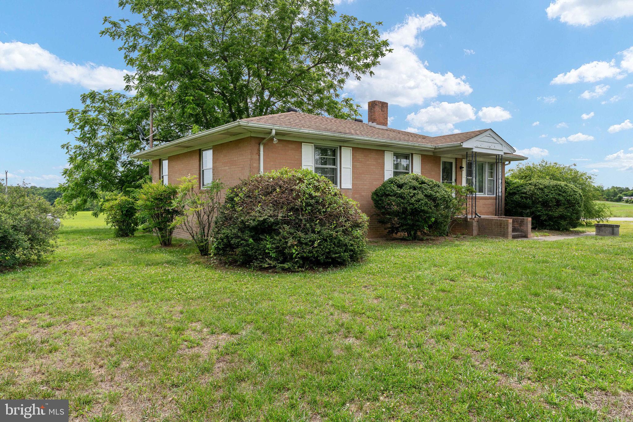 1440 Holly Farm Road Burkeville, VA 23922 - Photo 8 of 52 Charming home on lush green grounds.