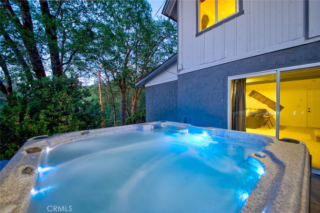 940 Highway 173 Lake Arrowhead, CA 92352 - Photo 43 of 45 a view of a backyard