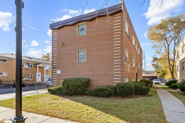 $975,000 | 528 North Ardmore Avenue, Villa Park, IL 60181