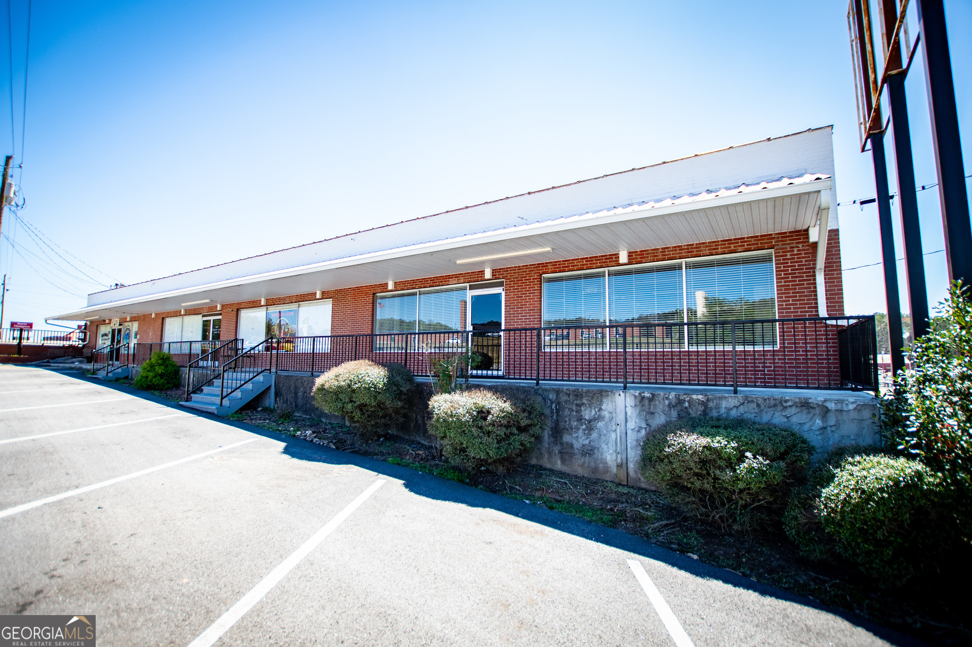 1037 Pacific Avenue Bremen, GA 30110 - Photo 3 of 47