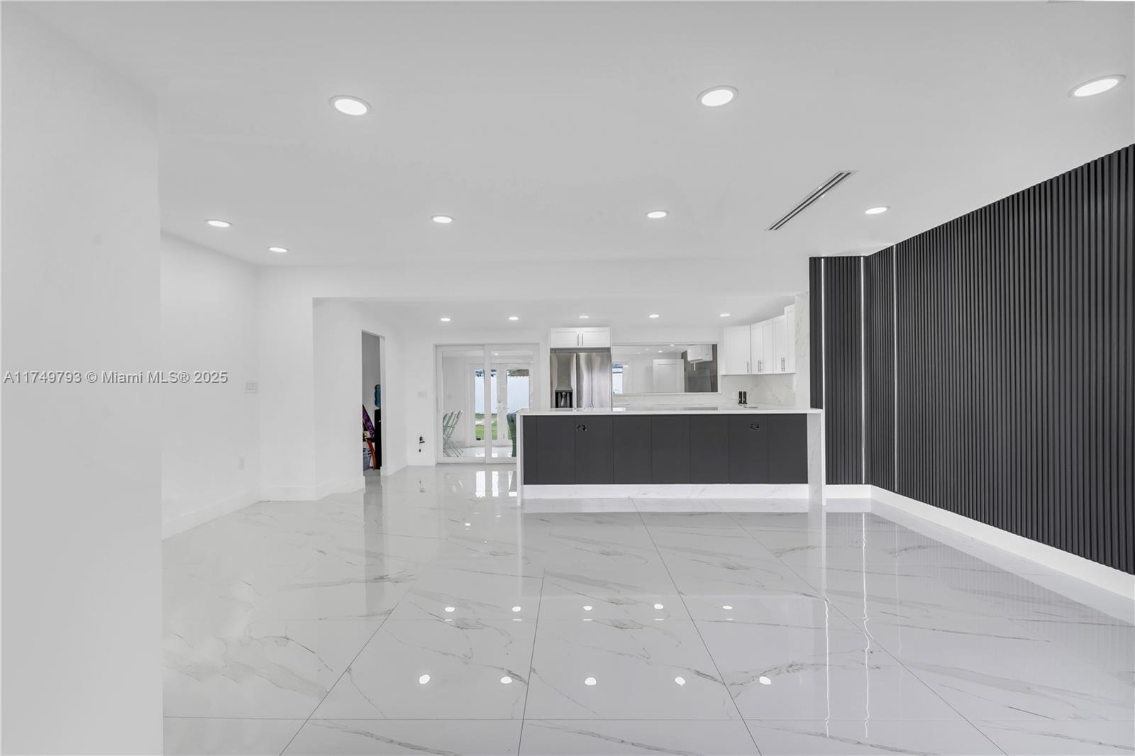 19900 Gulfstream Road Cutler Bay, FL 33157 - Photo 3 of 34