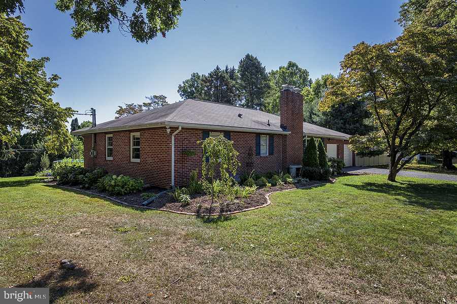 211 Reeser Road Camp Hill, PA 17011 - Photo 3 of 22 Gallery Image 3