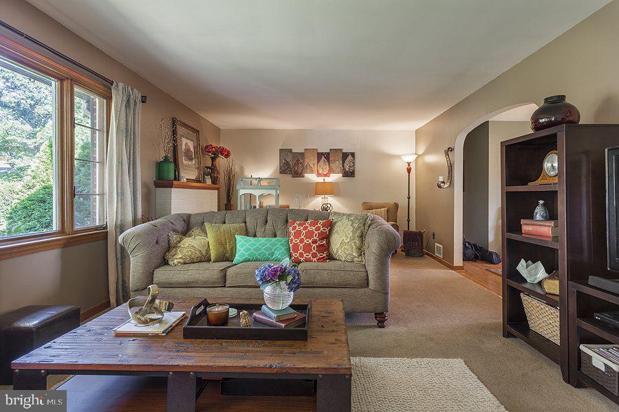 211 Reeser Road Camp Hill, PA 17011 - Photo 6 of 22 Gallery Image 6