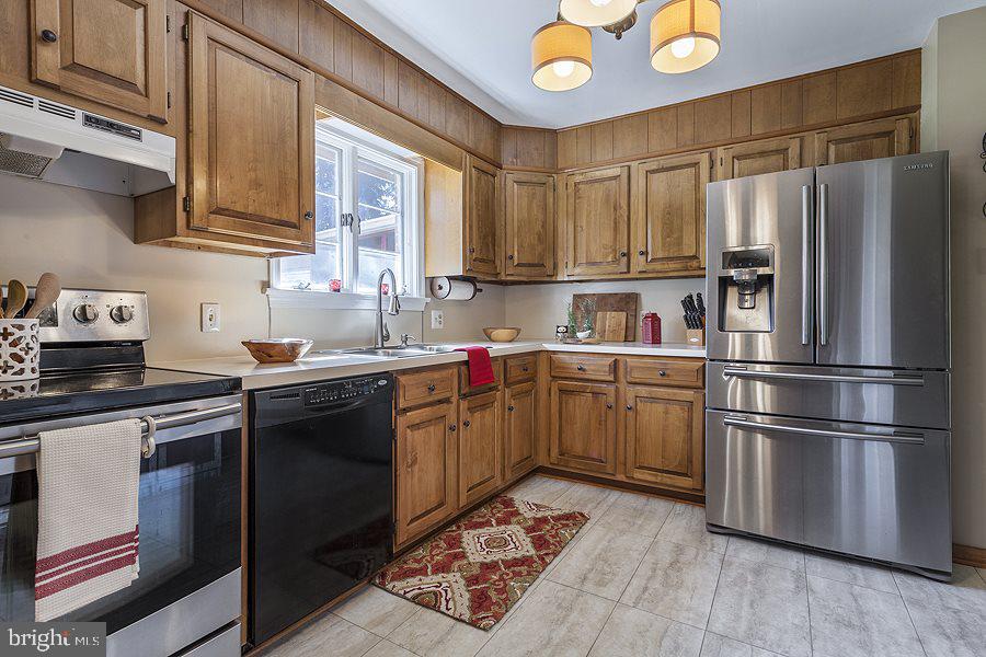 211 Reeser Road Camp Hill, PA 17011 - Photo 9 of 22 Gallery Image 9