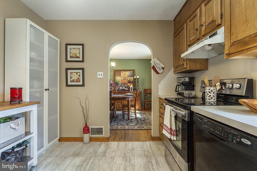 211 Reeser Road Camp Hill, PA 17011 - Photo 10 of 22 Gallery Image 10
