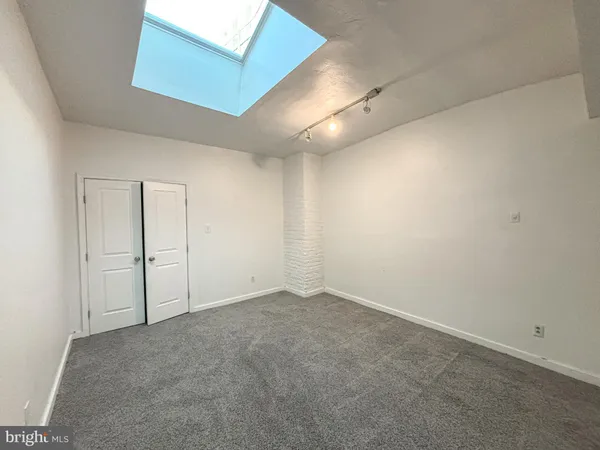 $2,900 | 212-20 Race Street, Unit 4C, Philadelphia, PA 19106