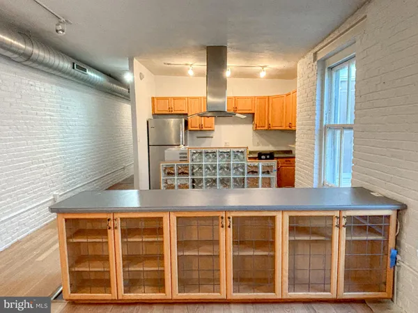 $2,900 | 212-20 Race Street, Unit 4C, Philadelphia, PA 19106