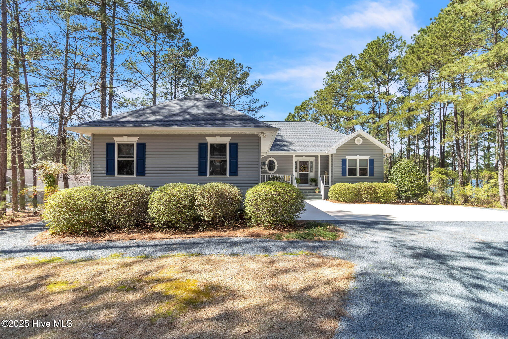 30320 East Lake Road Wagram, NC 28396 - Photo 4 of 40 6 garage
