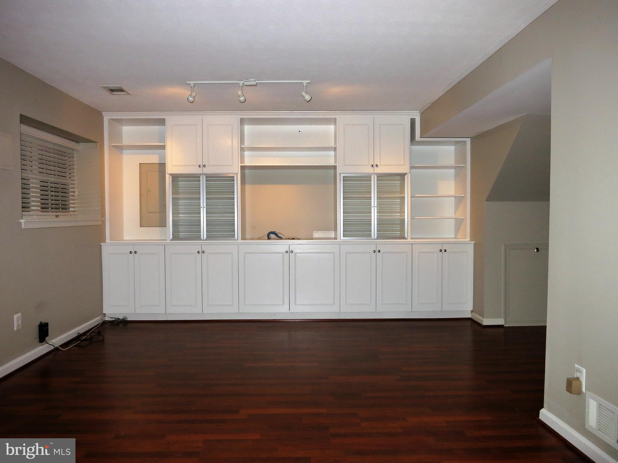2805 Roesh Way Vienna, VA 22181 - Photo 4 of 15 Interior (General)