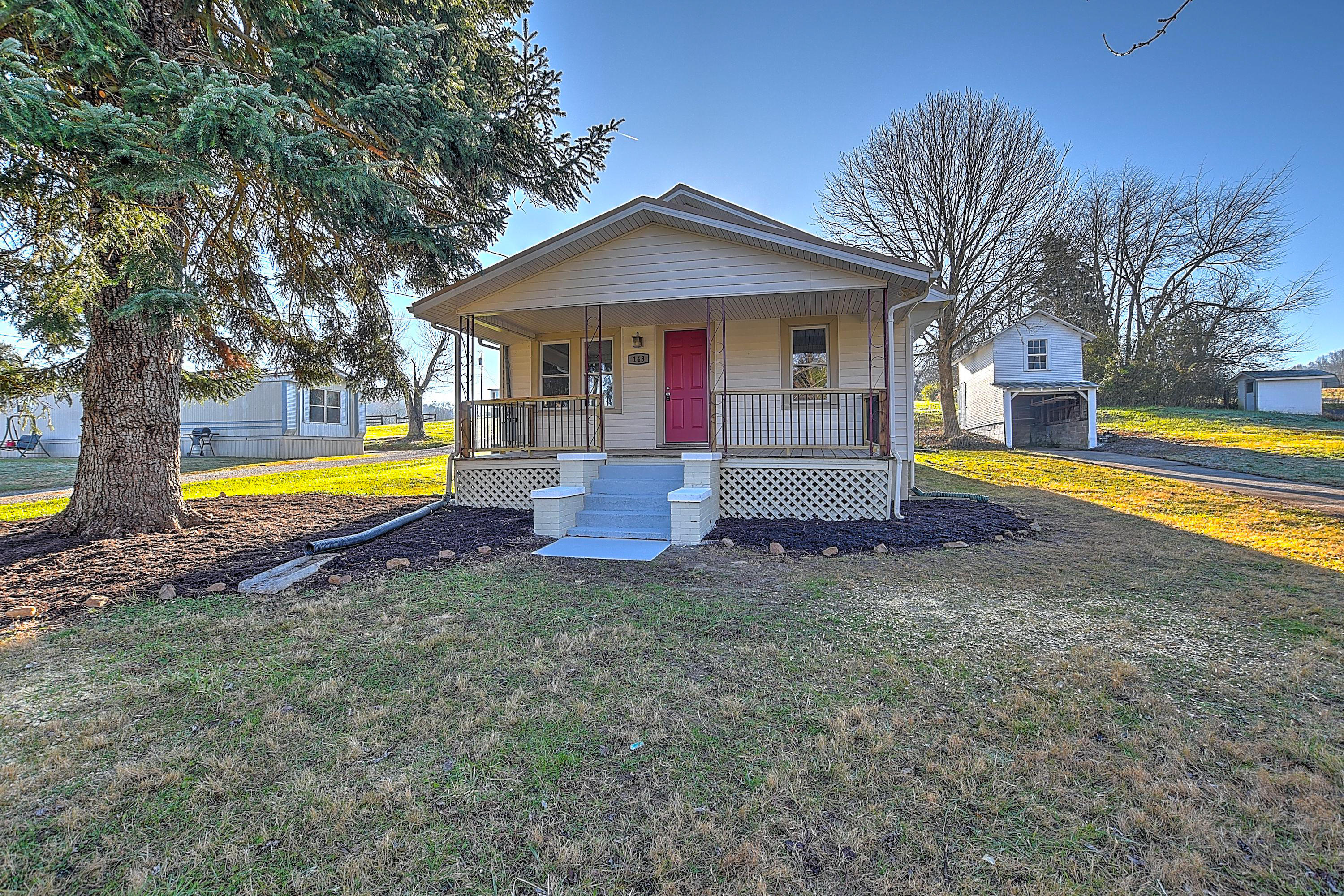 143 Hillcrest Road Bluff City, TN 37618 - Photo 2 of 41 143 Hillcrest-4