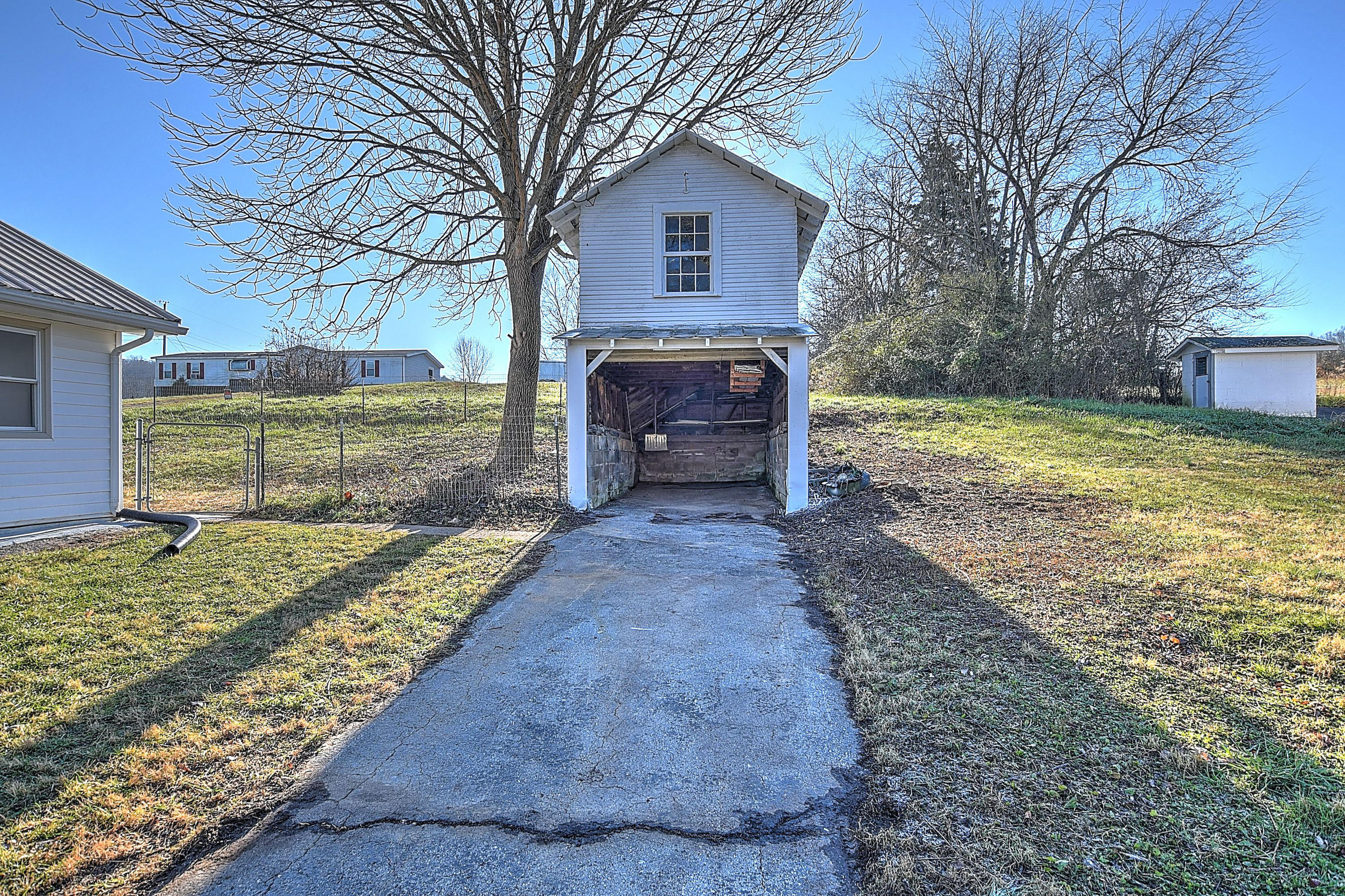 143 Hillcrest Road Bluff City, TN 37618 - Photo 33 of 41 143 Hillcrest-36