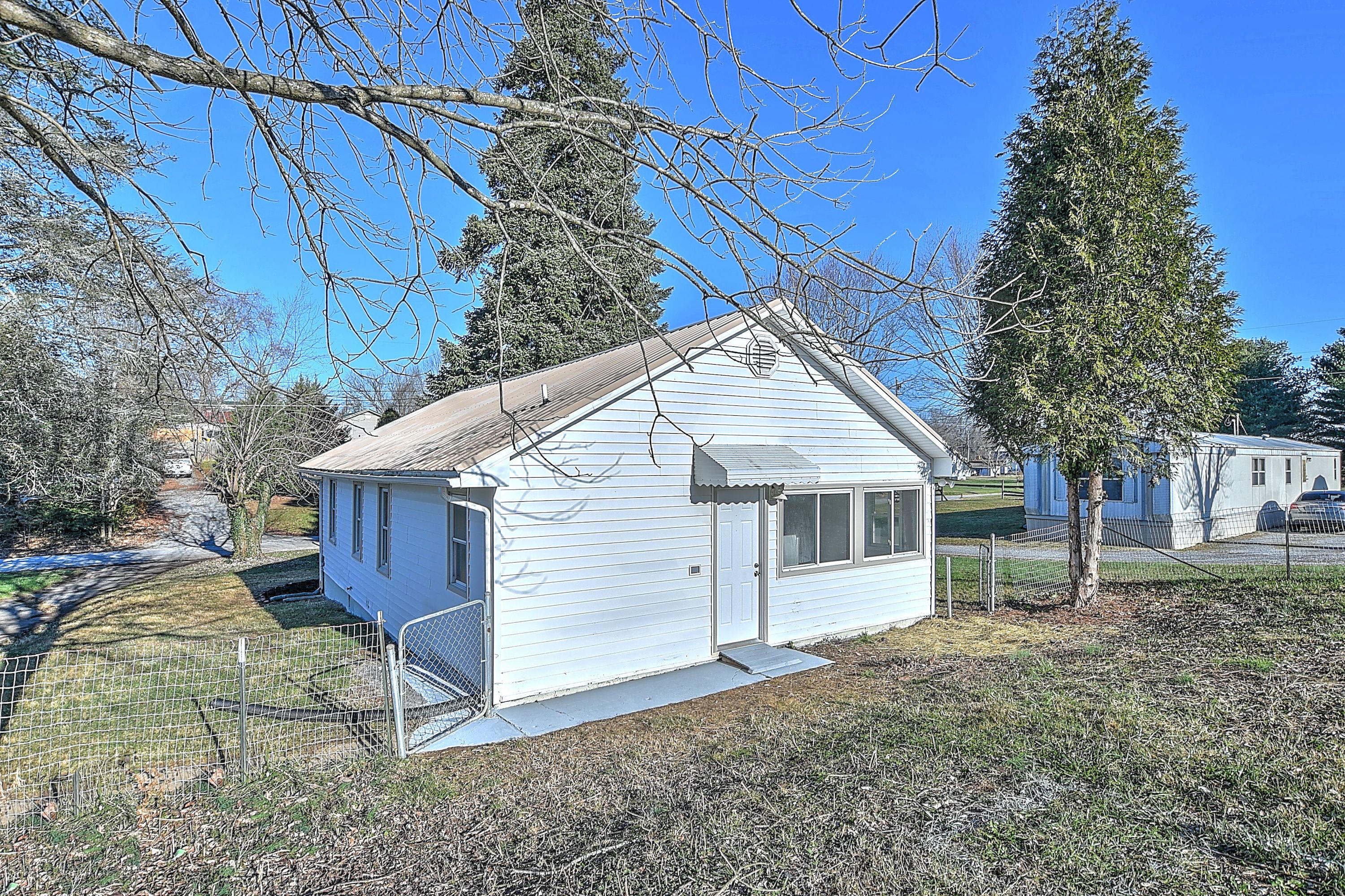 143 Hillcrest Road Bluff City, TN 37618 - Photo 35 of 41 143 Hillcrest-38