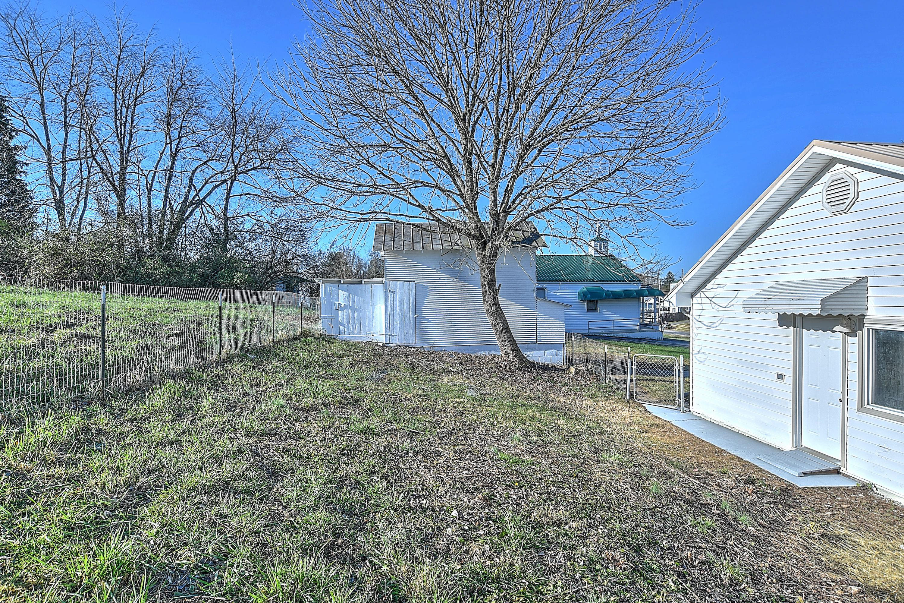 143 Hillcrest Road Bluff City, TN 37618 - Photo 38 of 41 143 Hillcrest-41