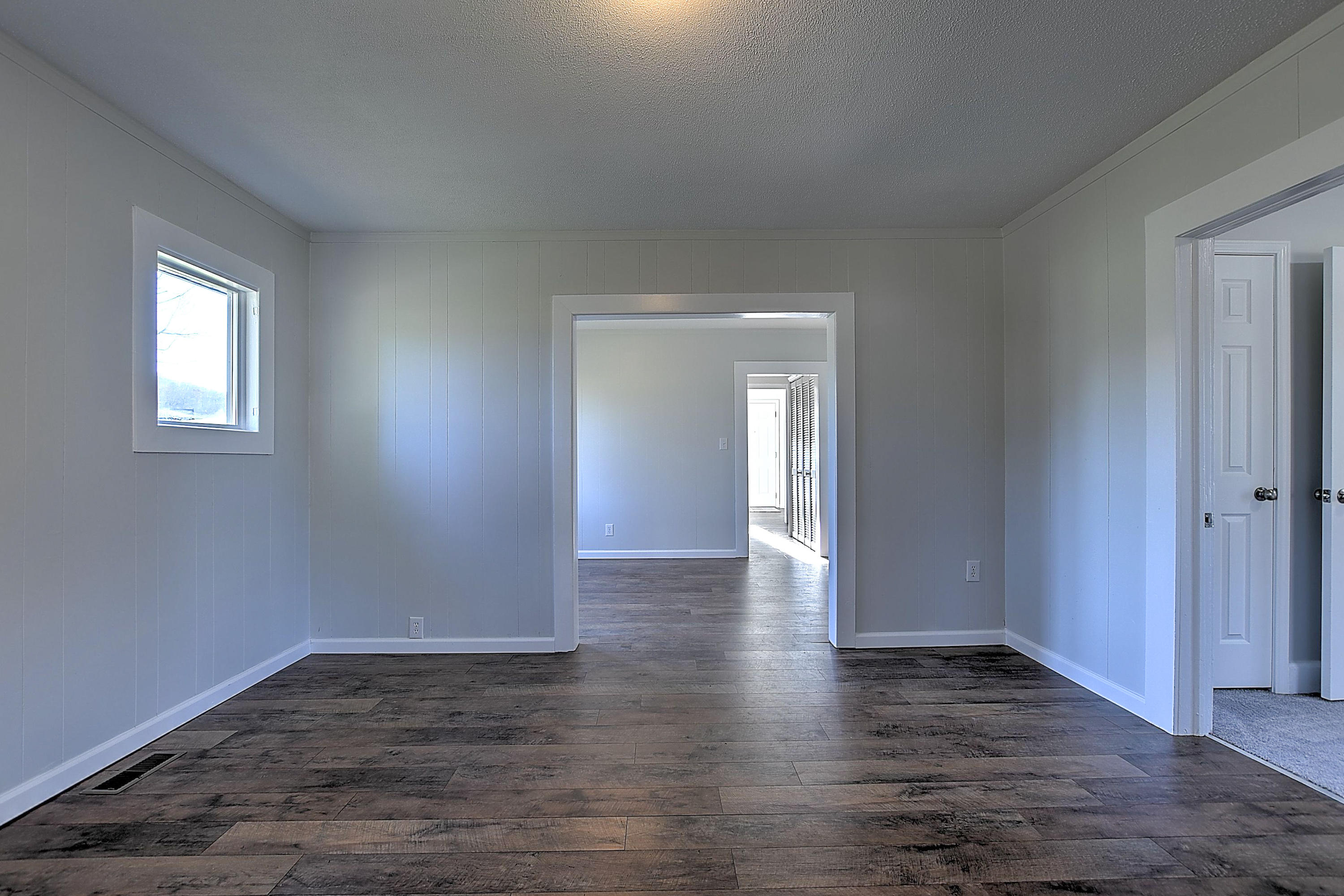 143 Hillcrest Road Bluff City, TN 37618 - Photo 4 of 41 143 Hillcrest-6