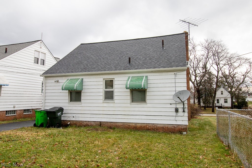 4086 Bayard Road Cleveland, OH 44121 - Photo 3 of 15