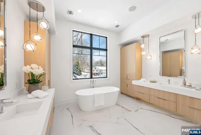 $4,200,000 | 48 Brook Road, Upper Saddle River, NJ 07458