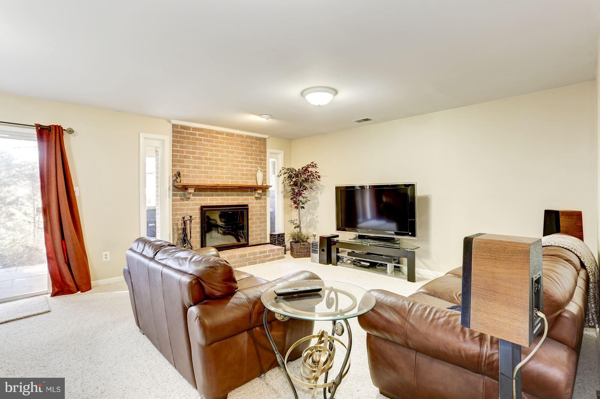 3908 North Glebe Road Arlington, VA 22207 - Photo 25 of 30 LOWER LEVEL REC ROOM