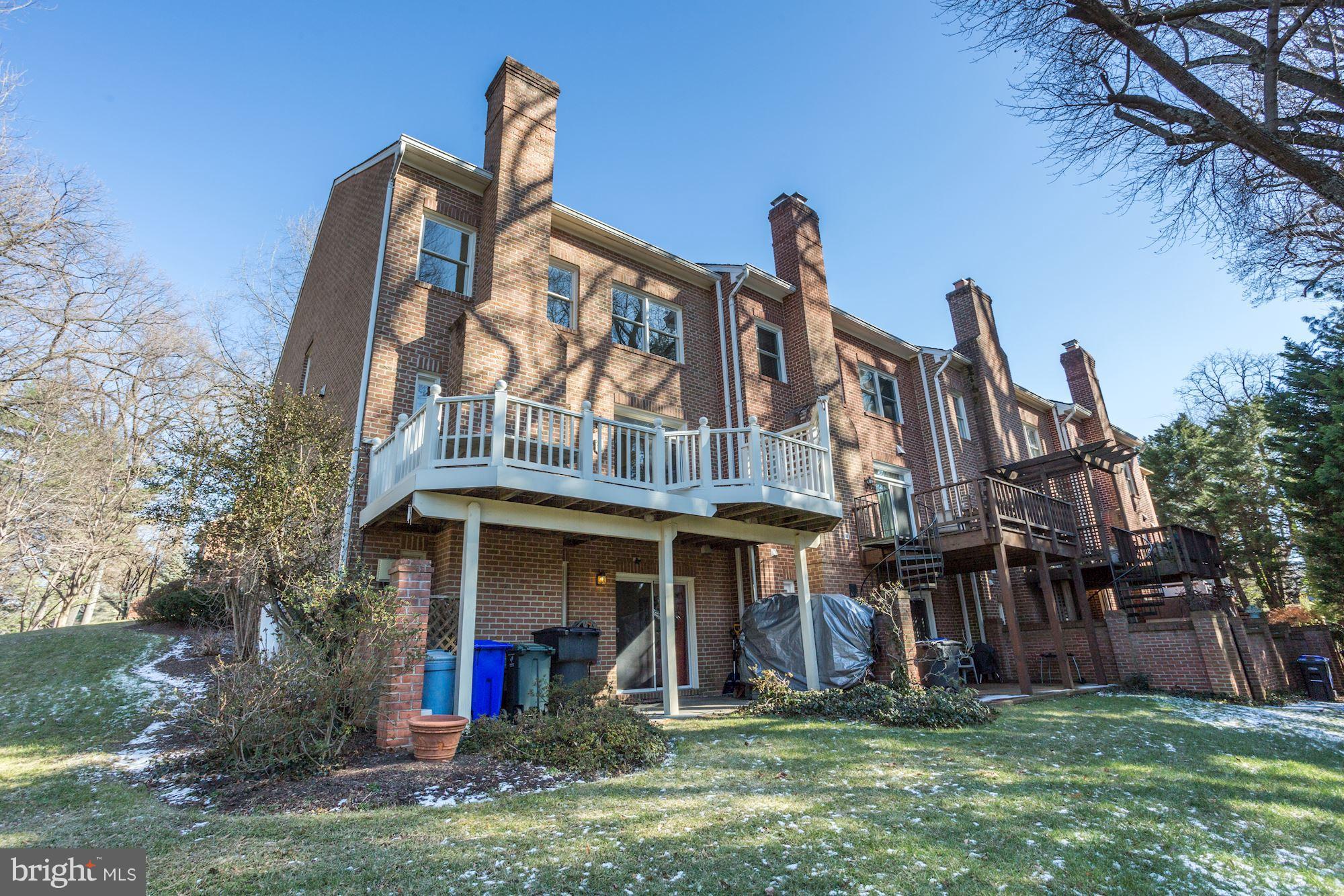 3908 North Glebe Road Arlington, VA 22207 - Photo 28 of 30 EXTERIOR REAR