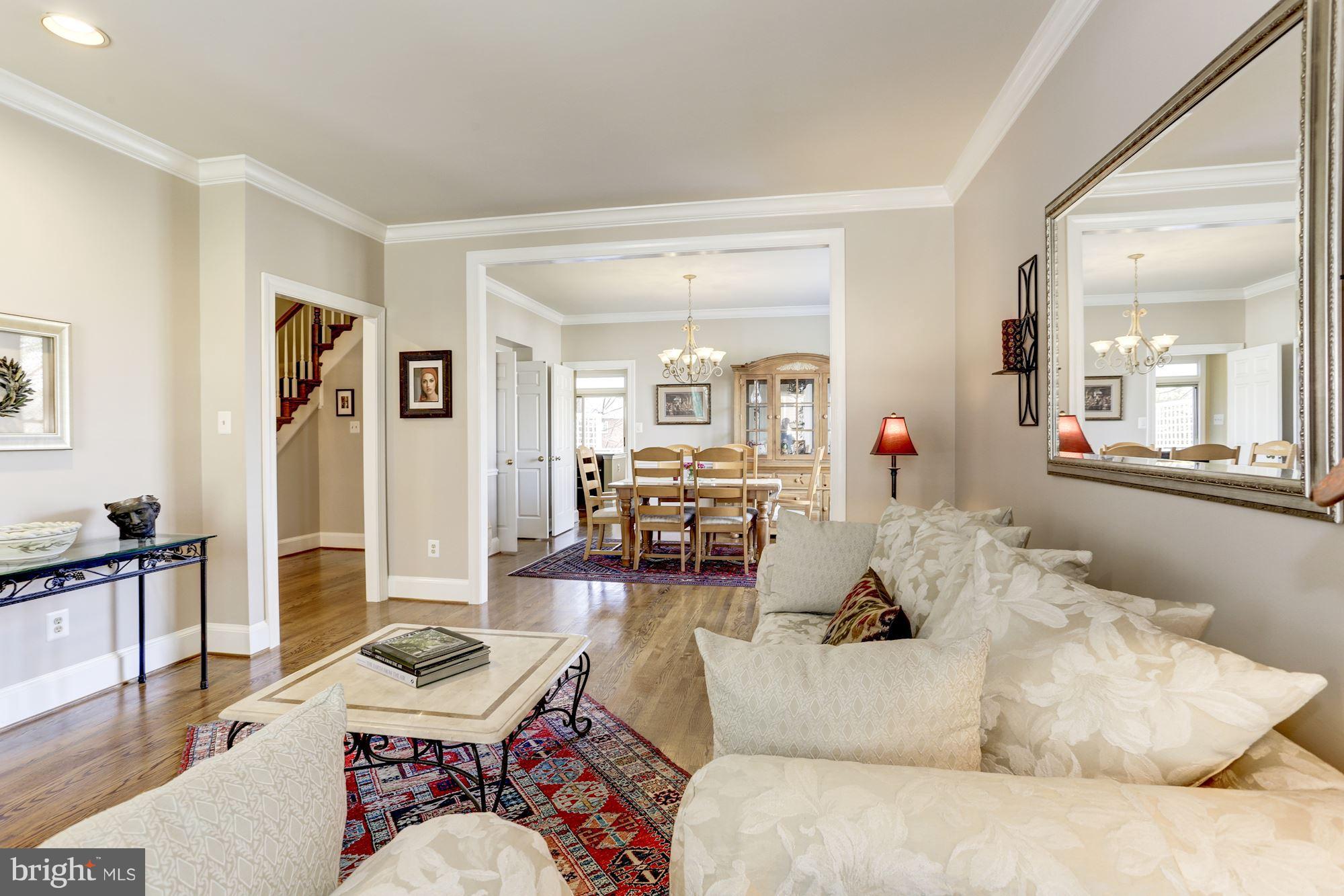 3908 North Glebe Road Arlington, VA 22207 - Photo 5 of 30 LIVING ROOM TO KITCHEN