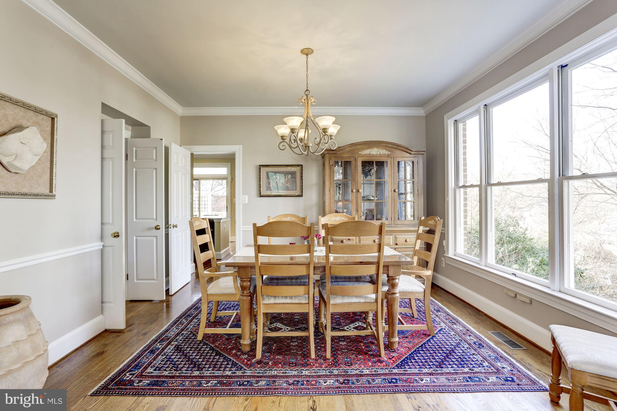 3908 North Glebe Road Arlington, VA 22207 - Photo 6 of 30 DINING ROOM