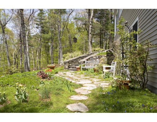11 Black Oak Road Wayland, MA 01778 - Photo 3 of 9 Gallery Image 3