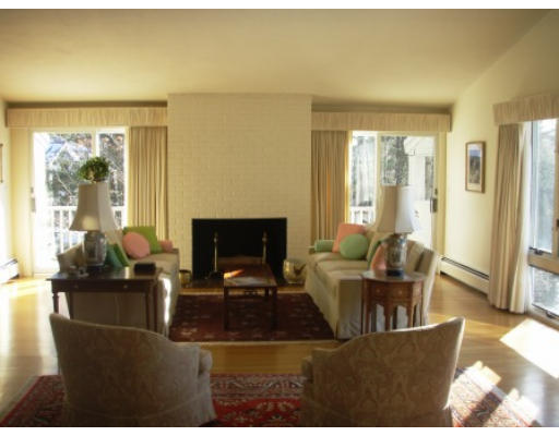 11 Black Oak Road Wayland, MA 01778 - Photo 6 of 9 Gallery Image 6